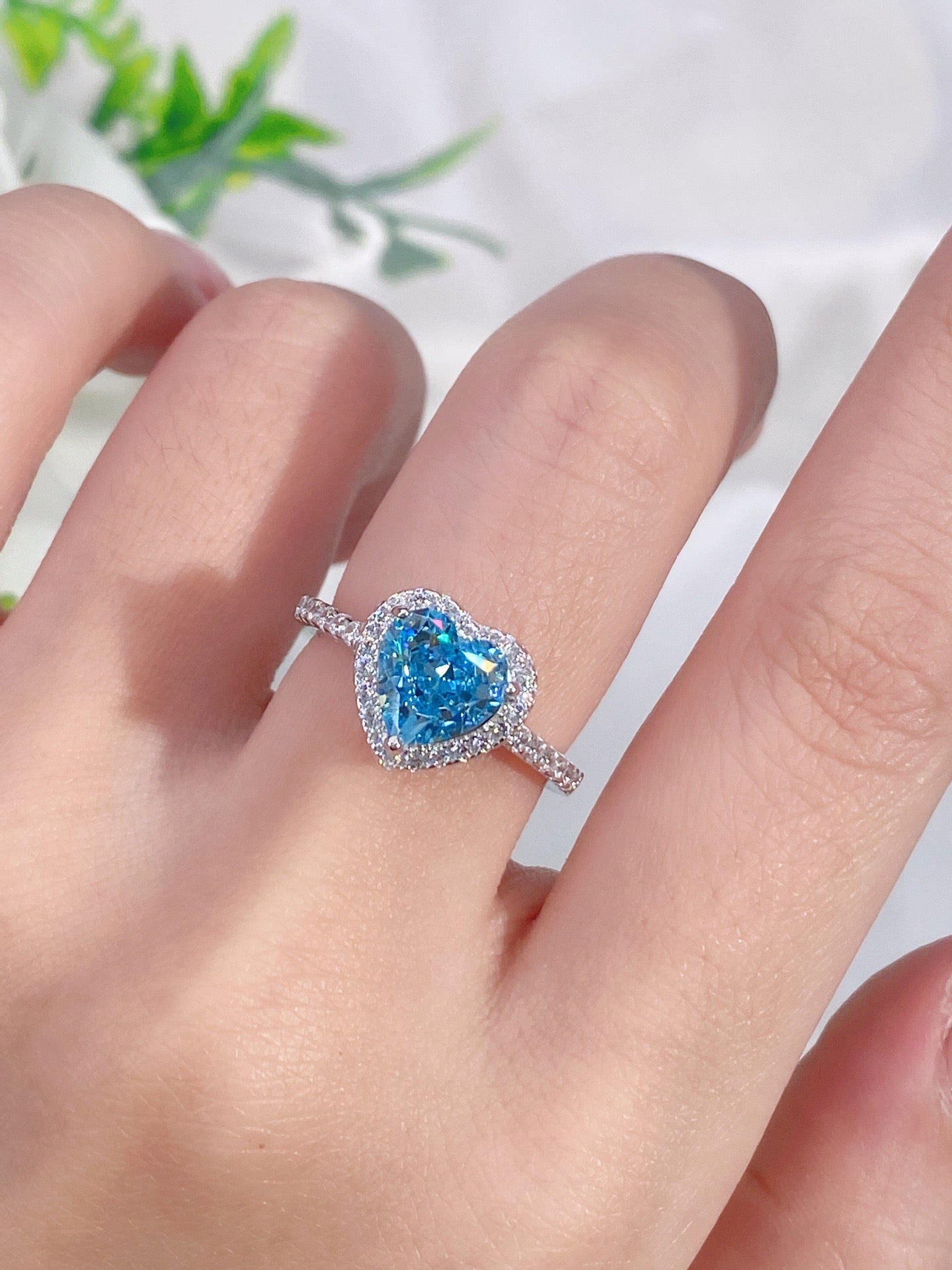 2025 Nejnovější Prsten s Mořským Akyvamarínem a Vysoce Uhlíkovým Diamantem ze Stříbra S925