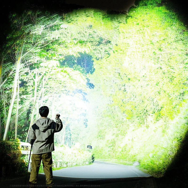 20000 lumenů taktická svítilna - extrémní paprsek a funkce powerbanky