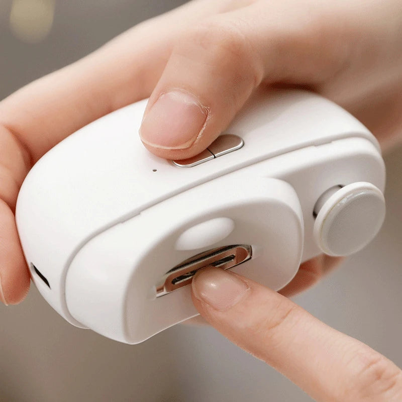 Chytré kleštičky na nehty inspirované podiatrii, které bezpečně a snadno zvládnou silné, tvrdé a citlivé nehty